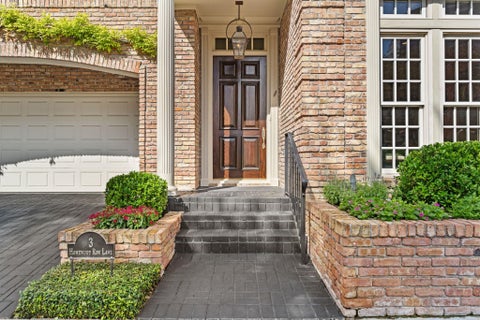 Photo of 3 Homewood Row Lane, Houston, TX 77056 (MLS # 39968532)