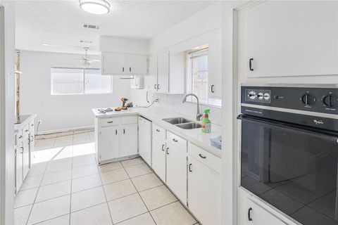 Tiny photo for 2719 Meadow Lane, Houston, TX 77568 (MLS # 79299636)