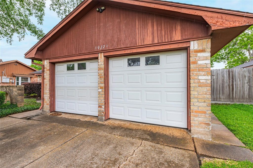 Photo of 10223 Kirkglen Drive, Houston, TX 77089 (MLS # 55436441)