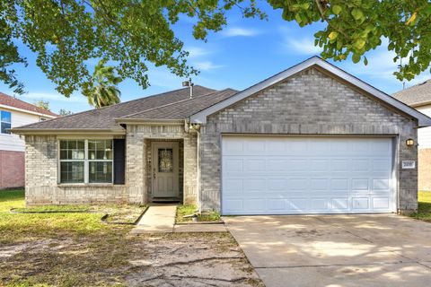Photo of 2410 Braypark Lane, Katy, TX 77450 (MLS # 32321676)