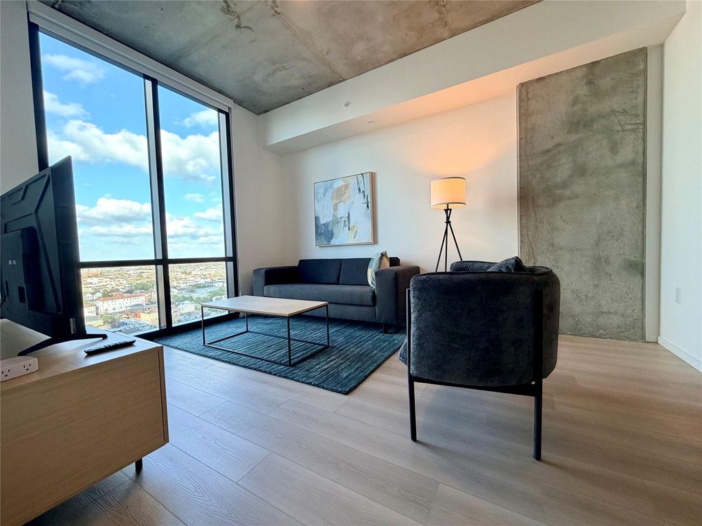 Photo of 5501 La Branch St #2107, Houston, TX 77004 (MLS # 24340691)