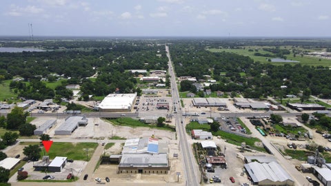Tiny photo for 207 E Cottonwood Street, Madisonville, TX 77864 (MLS # 28519592)