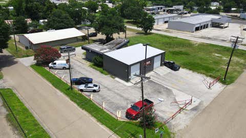 Tiny photo for 207 E Cottonwood Street, Madisonville, TX 77864 (MLS # 28519592)