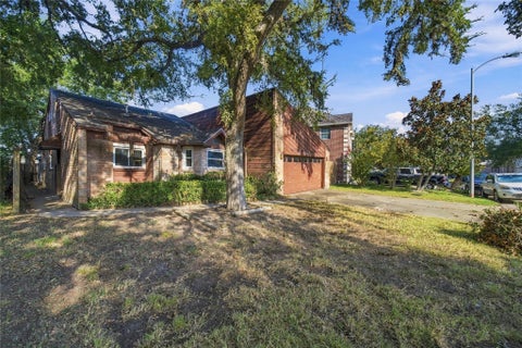 Photo of 606 Meadow Knoll Drive, Stafford, TX 77477 (MLS # 4387957)