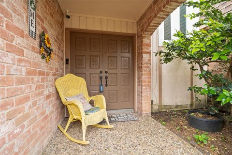Townhouse For Sale - 2938 Camelot Lane<br/> Missouri City, TX 77459