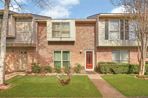 Townhouse For Sale - 7911 Kendalia Drive<br/> Harris County, Houston, TX 77036