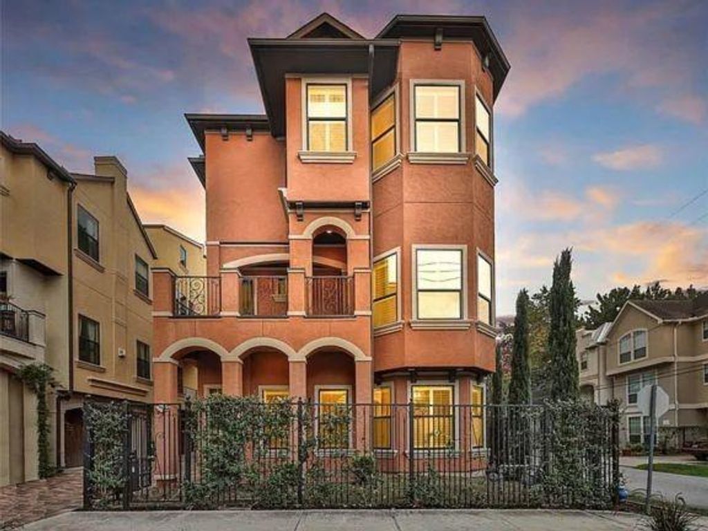 Photo of 910 Snover Street #A, Houston, TX 77007 (MLS # 8550333)