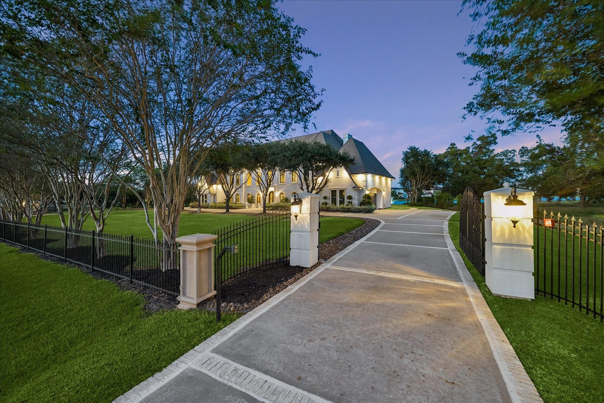 18 Sovereign Circle
