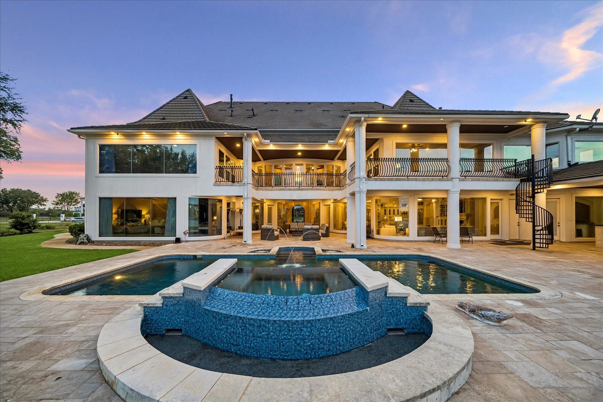 18 Sovereign Circle