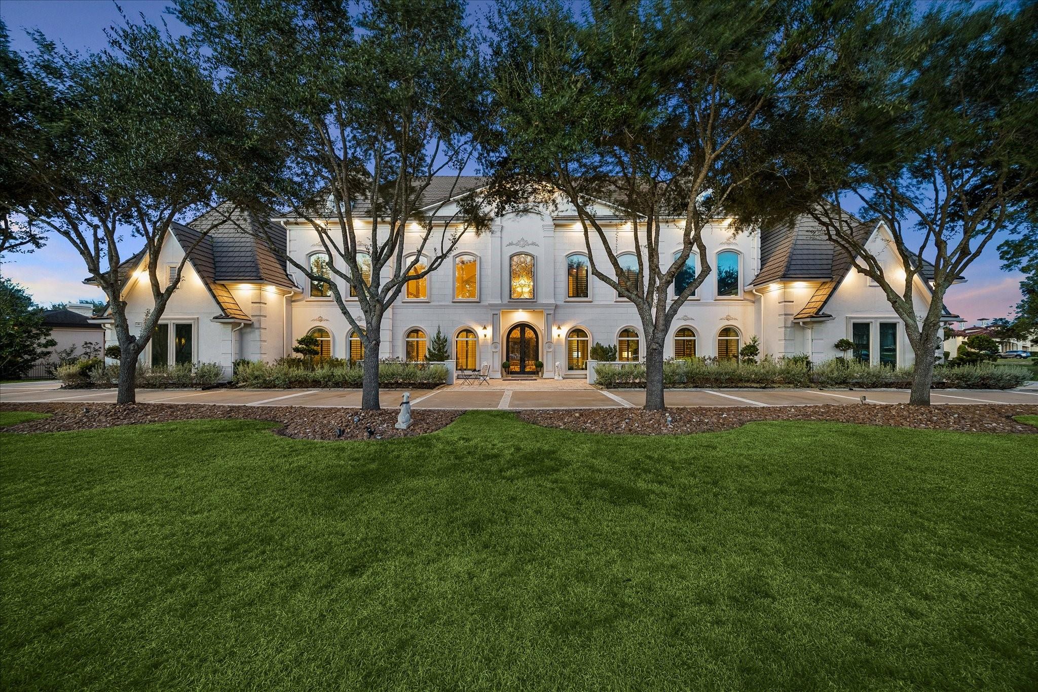 18 Sovereign Circle