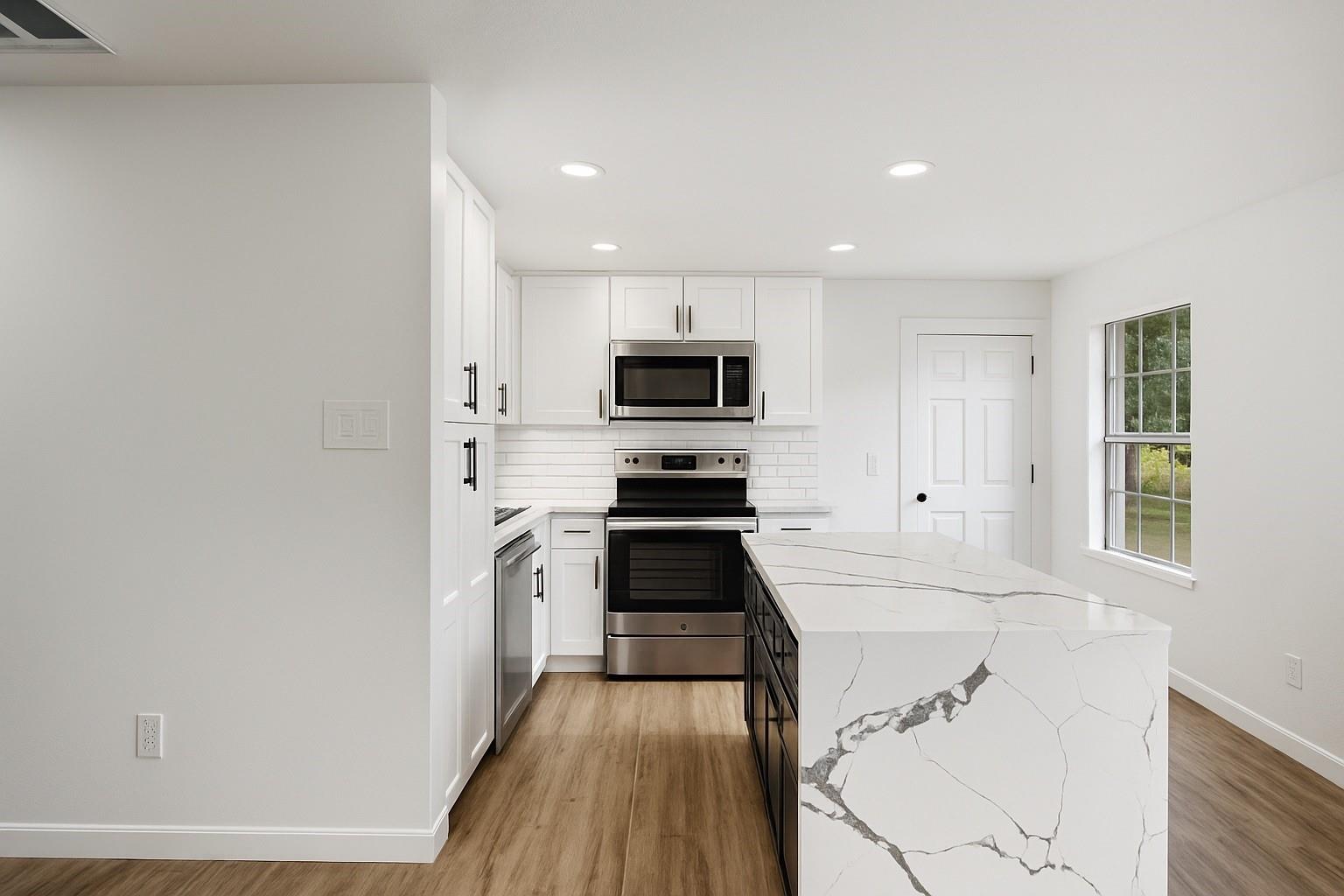 7422 Carrie Lane