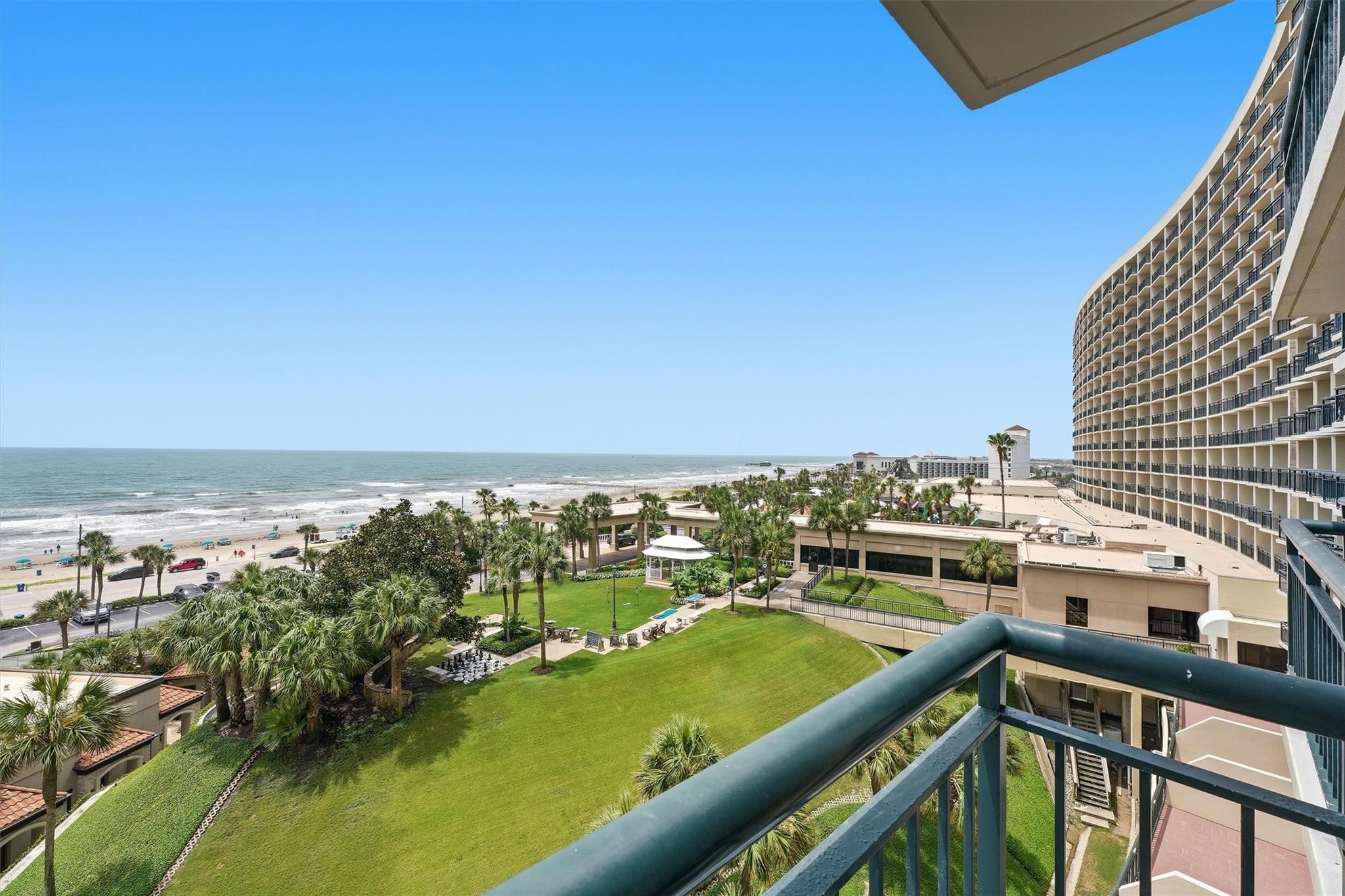 5220 Seawall Boulevard 736