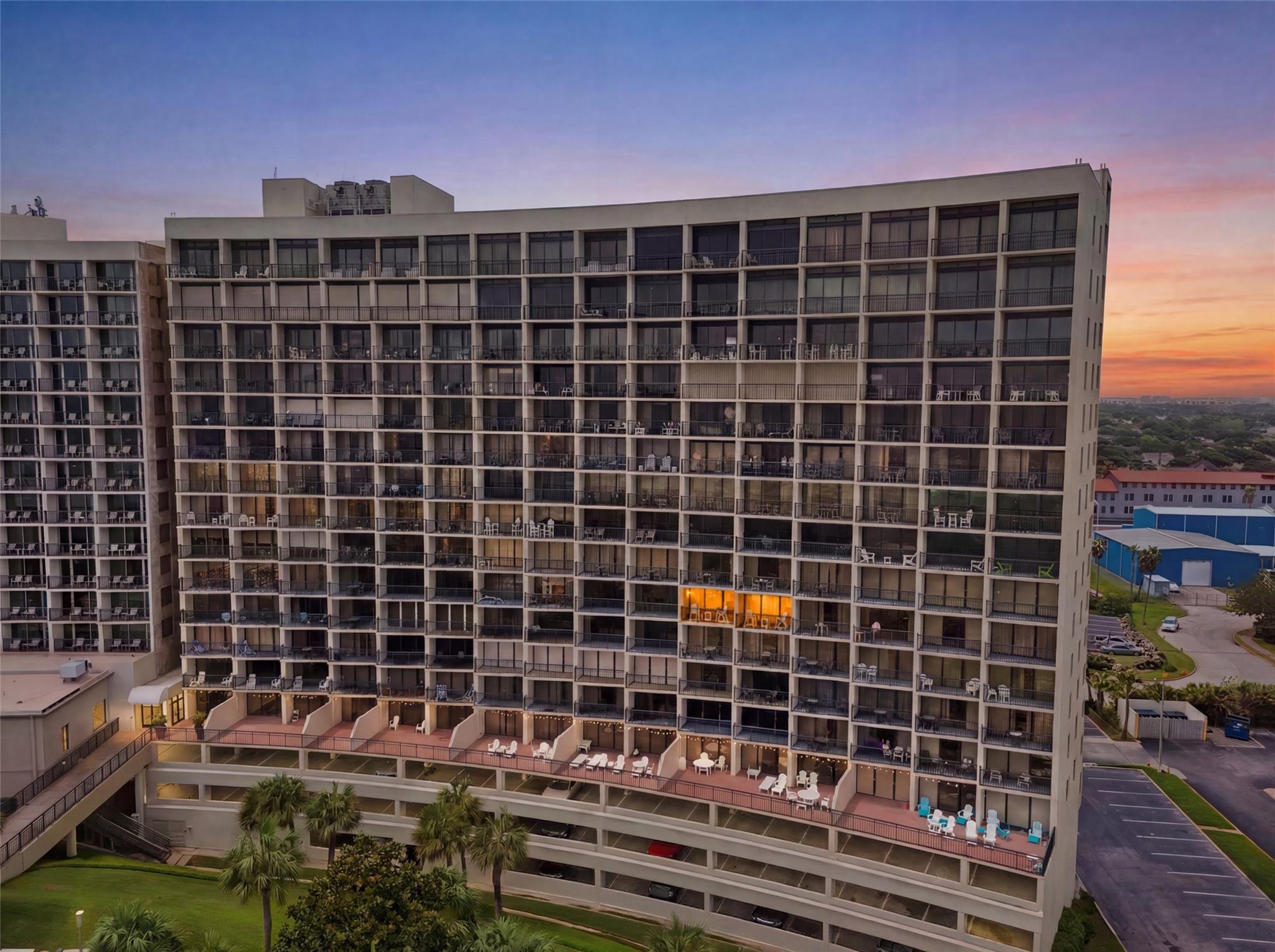 5220 Seawall Boulevard 736