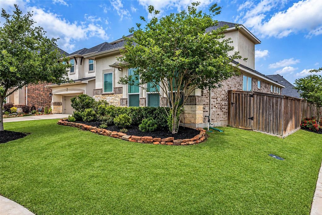 Photo of 13827 Laurel Colony Trail, Houston, TX 77059 (MLS # 18650436)