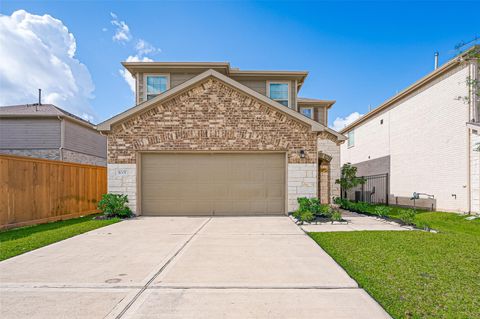 Photo of 1001 Laguna Cove Drive, Katy, TX 77493 (MLS # 83924656)