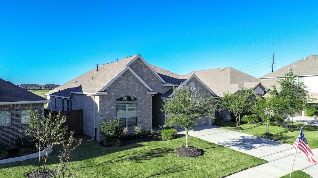 Photo of 6115 Birchwood Cliff Trail, Katy, TX 77493 (MLS # 85439214)