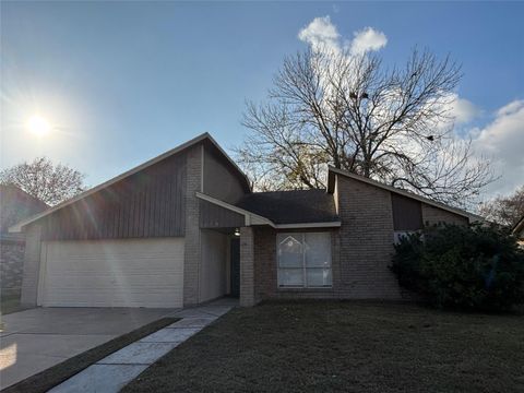 Photo of 1138 Oxford Drive, Pearland, TX 77584 (MLS # 38341206)