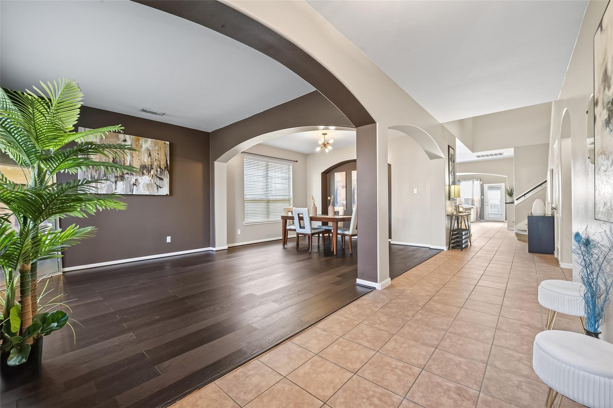 5818 Beeston Lane