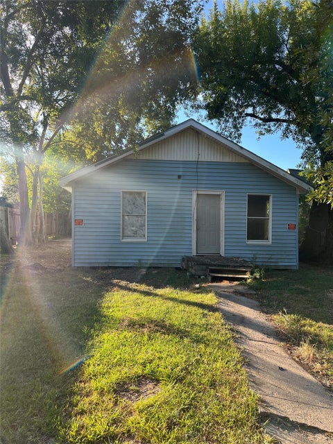 Photo of 2109 Carolina ST, Baytown, TX 77520 (MLS # 31940089)