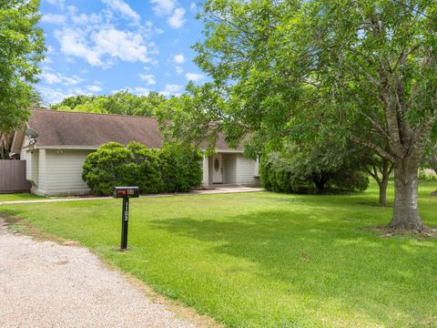 Photo of 1103 Green Avenue, Palacios, TX 77465 (MLS # 41344832)