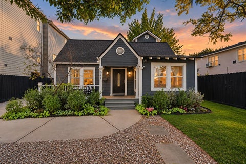 Photo of 614 W 28th Street, Houston, TX 77008 (MLS # 28441635)