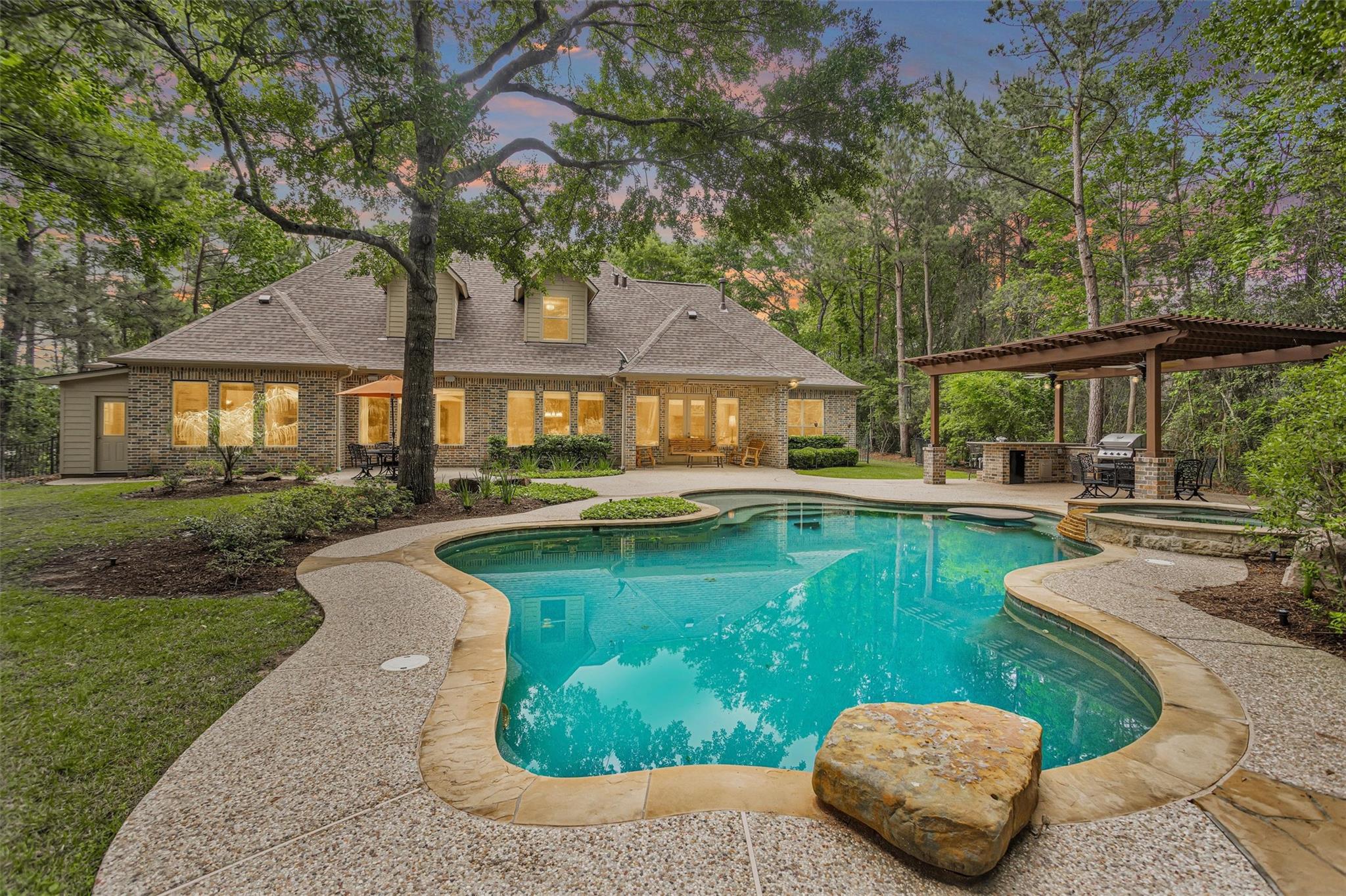 8516 Crown Lake Court
