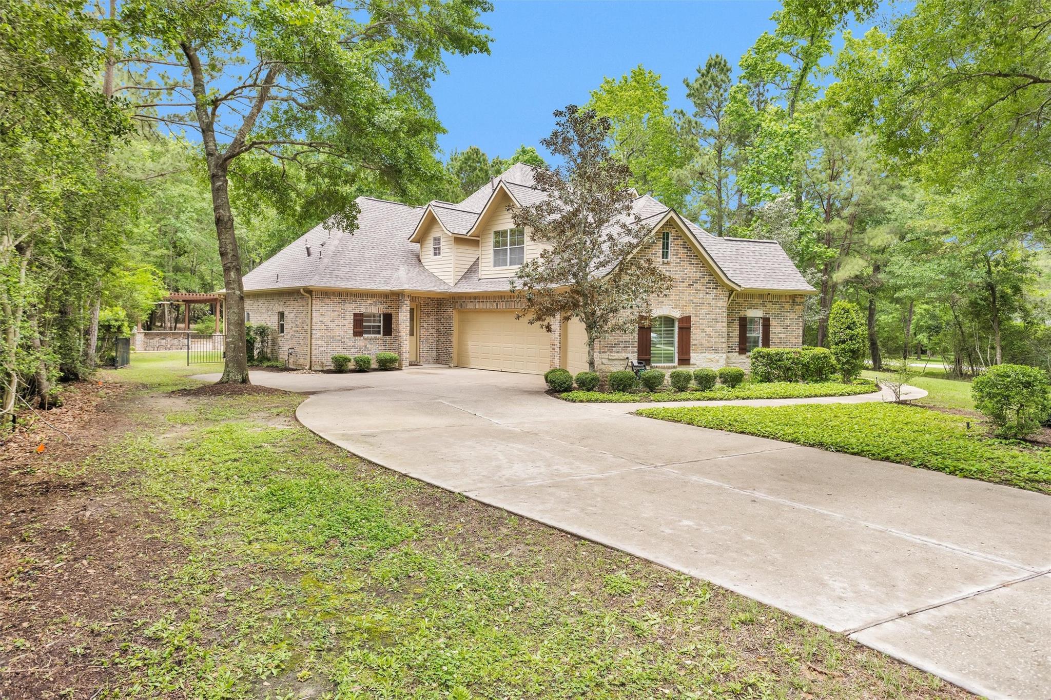 8516 Crown Lake Court