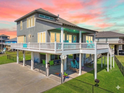Photo of 878 Surf Road, Crystal Beach, TX 77650 (MLS # 32802334)