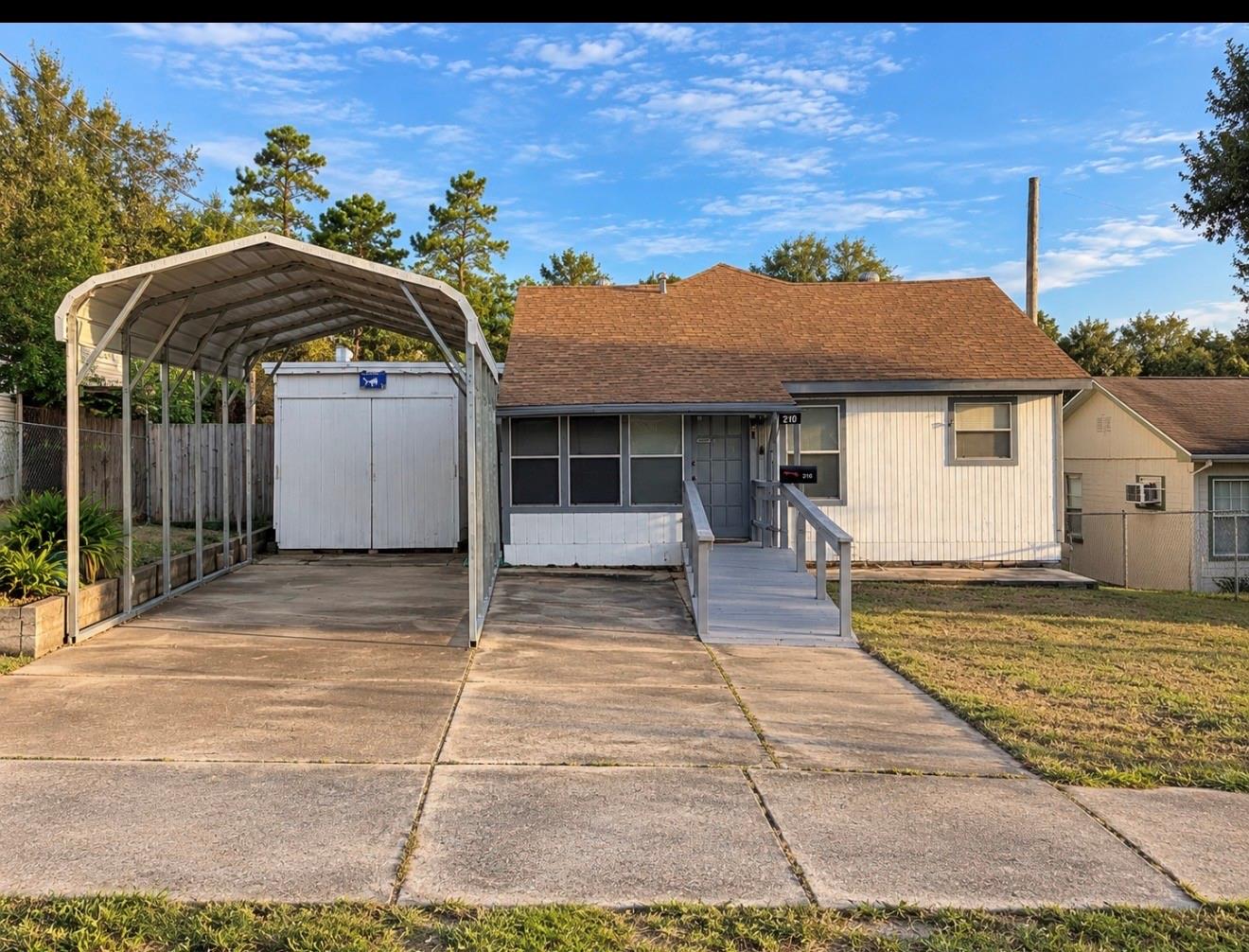 210 Magnolia Cove