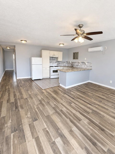 Photo of 4811 Oakland Street #4, Houston, TX 77023 (MLS # 2020654)