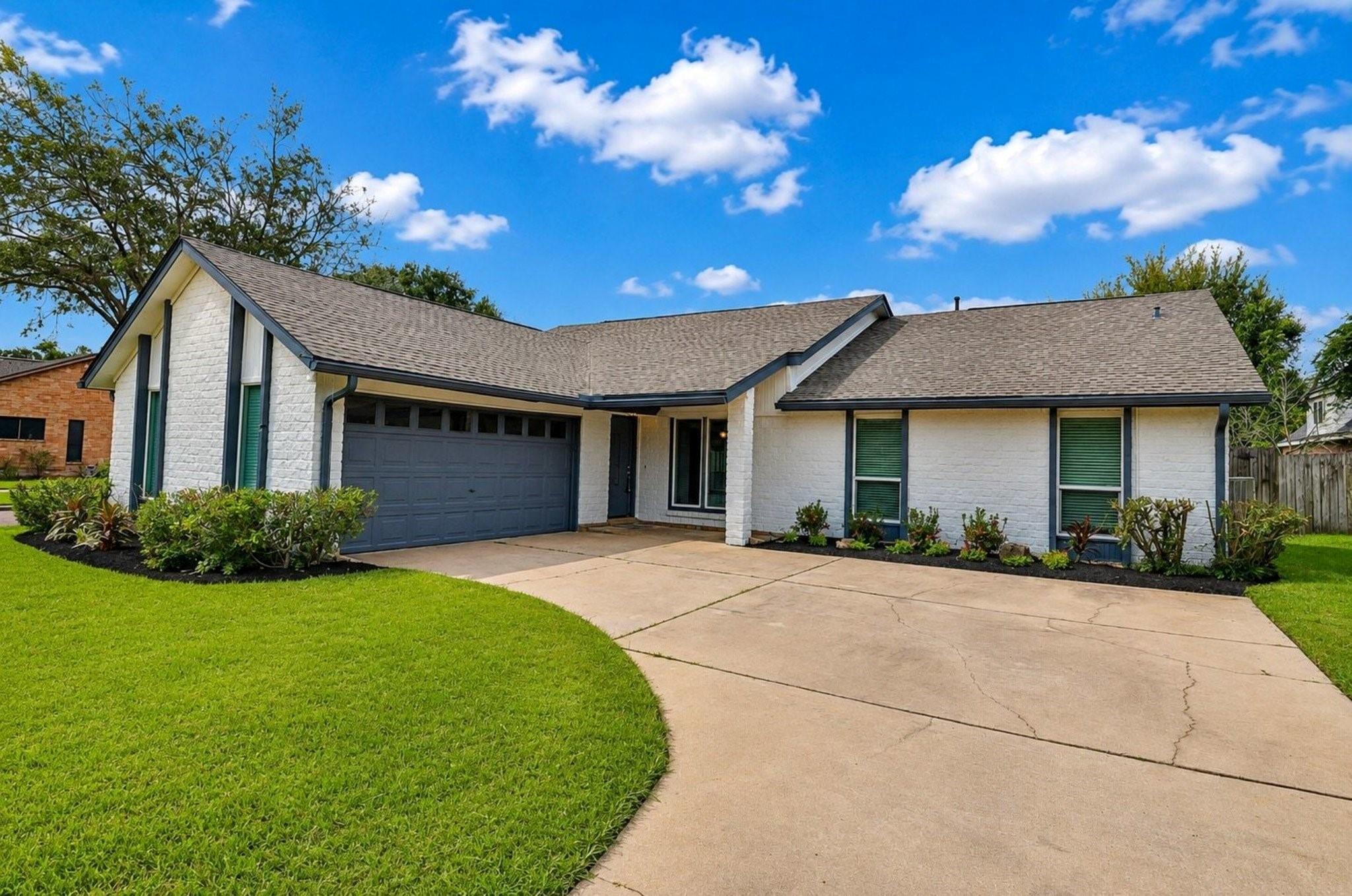 2903 Pepperwood