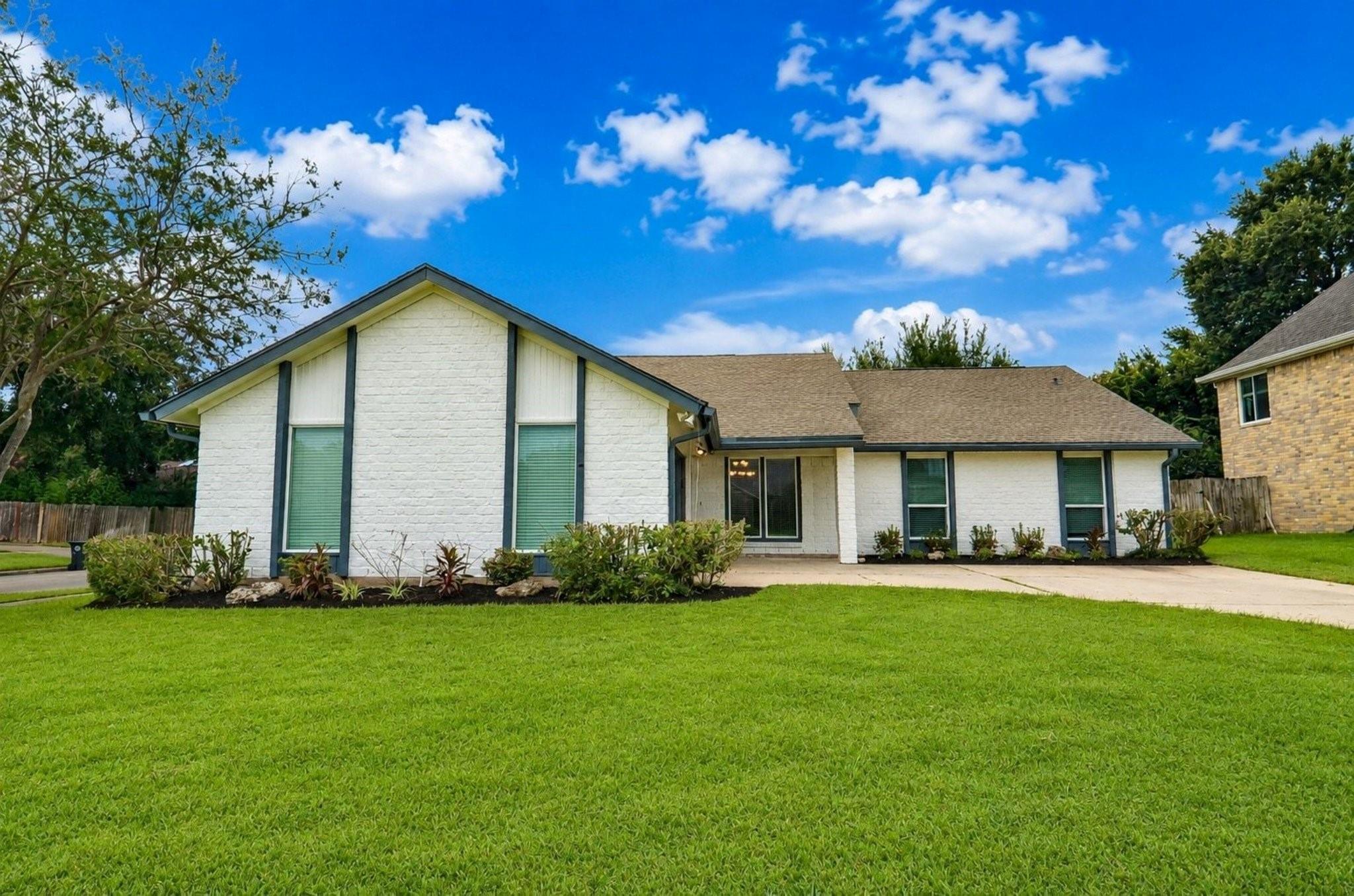 2903 Pepperwood
