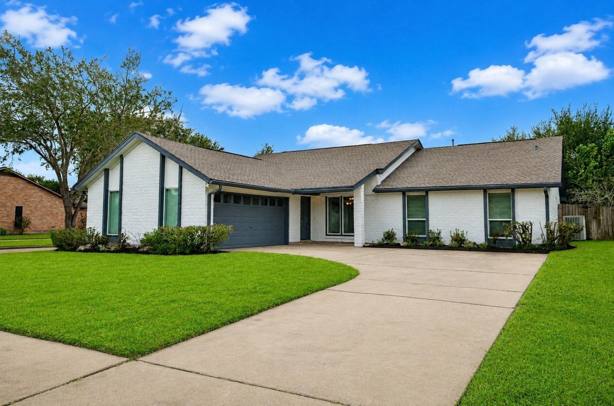 2903 Pepperwood