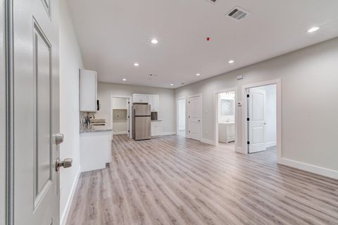 Photo of 2906 Berry Road #9, Houston, TX 77093 (MLS # 40804906) Photo of 2906 Berry Road #9, Houston, TX 77093 (MLS # 40804906)