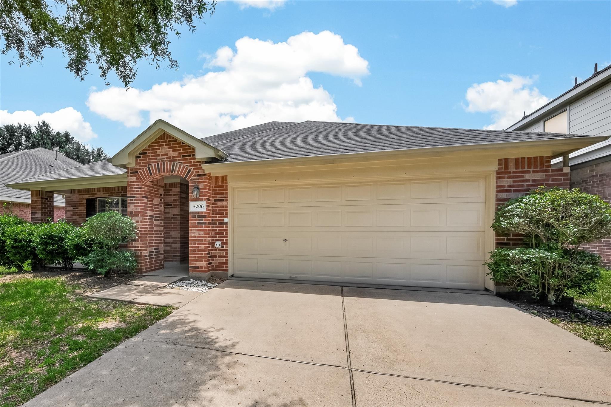 5006 Juniper Walk Lane