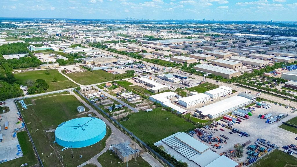 Photo of 7115 Fairview St Street, Houston, TX 77041 (MLS # 38990053)