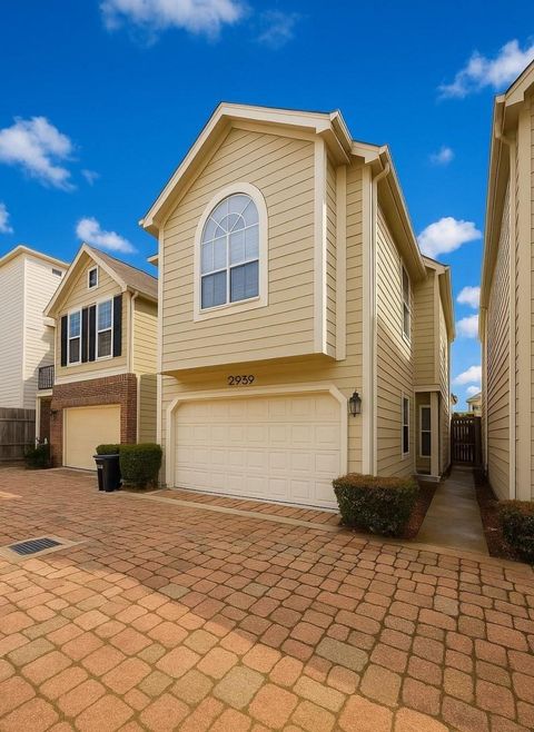 Photo of 2939 Clinton Drive, Houston, TX 77020 (MLS # 20309769)