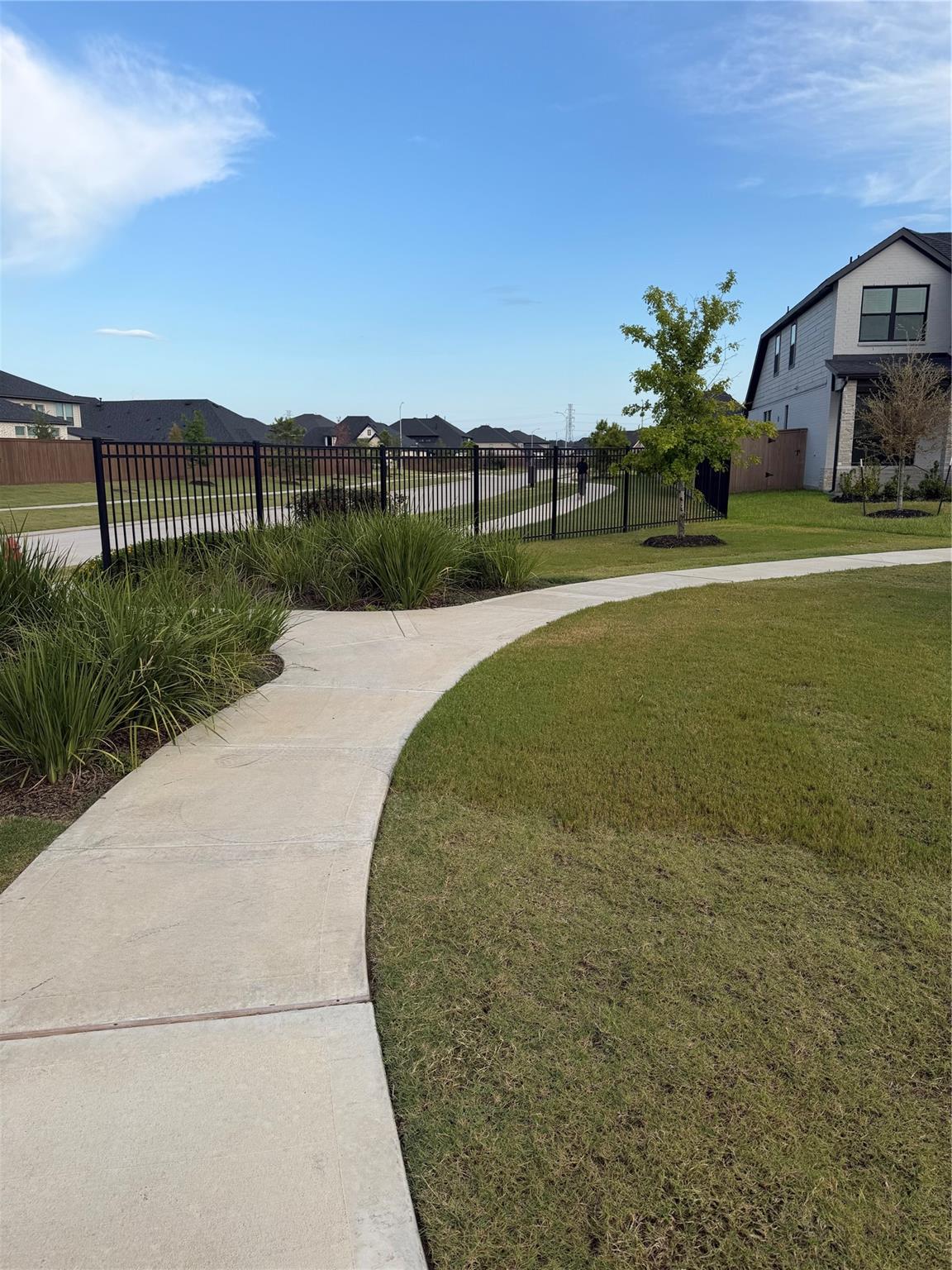 25302 Rothesay Lane