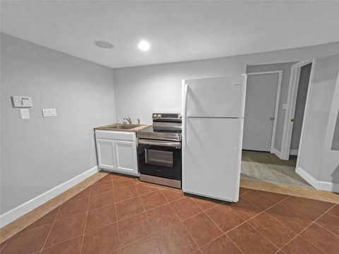 Photo of 7013 Hemlock Street, Houston, TX 77087 (MLS # 77872028)