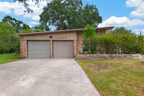 Photo of 9550 Fairdale Lane, Houston, TX 77063 (MLS # 91199584)