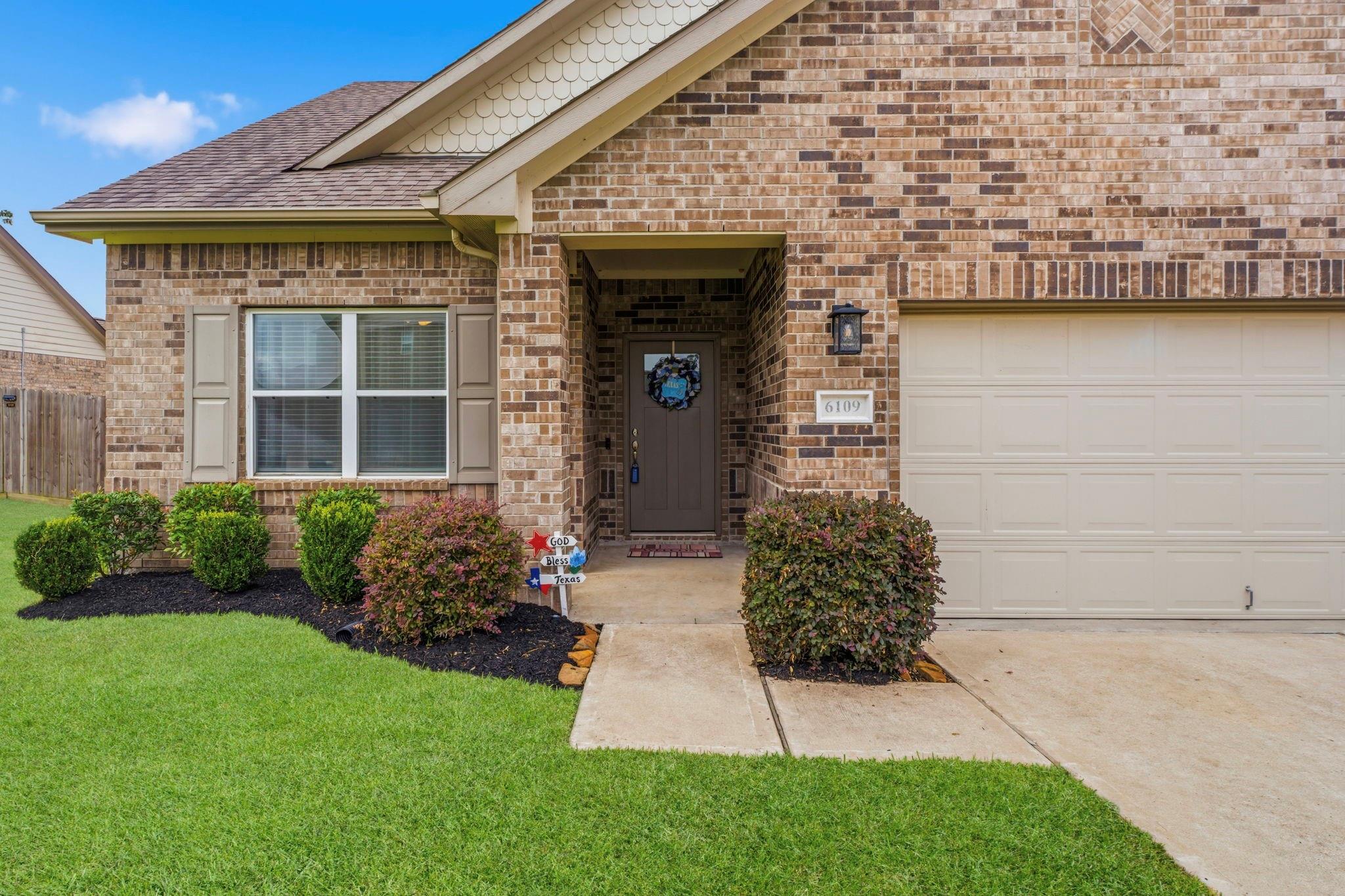 6109 White Oak Leaf Loop