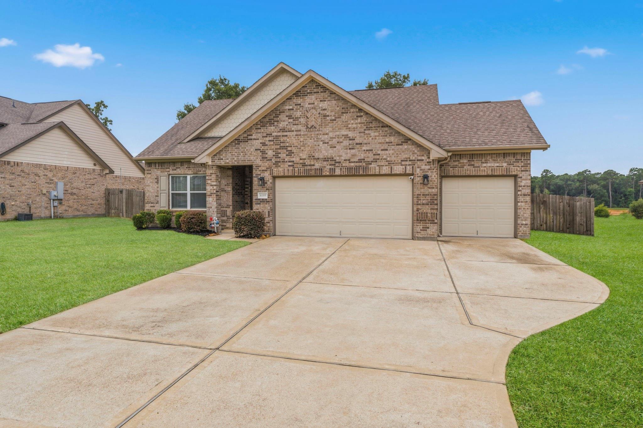 6109 White Oak Leaf Loop