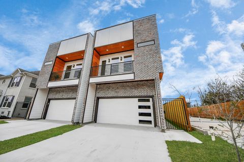 Photo of 2911 Wichita Street, Houston, TX 77004 (MLS # 32193000)
