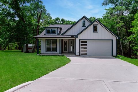 Photo of 90 Piping Rock Place, Coldspring, TX 77331 (MLS # 63576263)