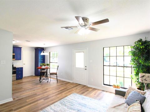 Photo of 610 N 12th Street, La Porte, TX 77571 (MLS # 19922341) Photo of 610 N 12th Street, La Porte, TX 77571 (MLS # 19922341)