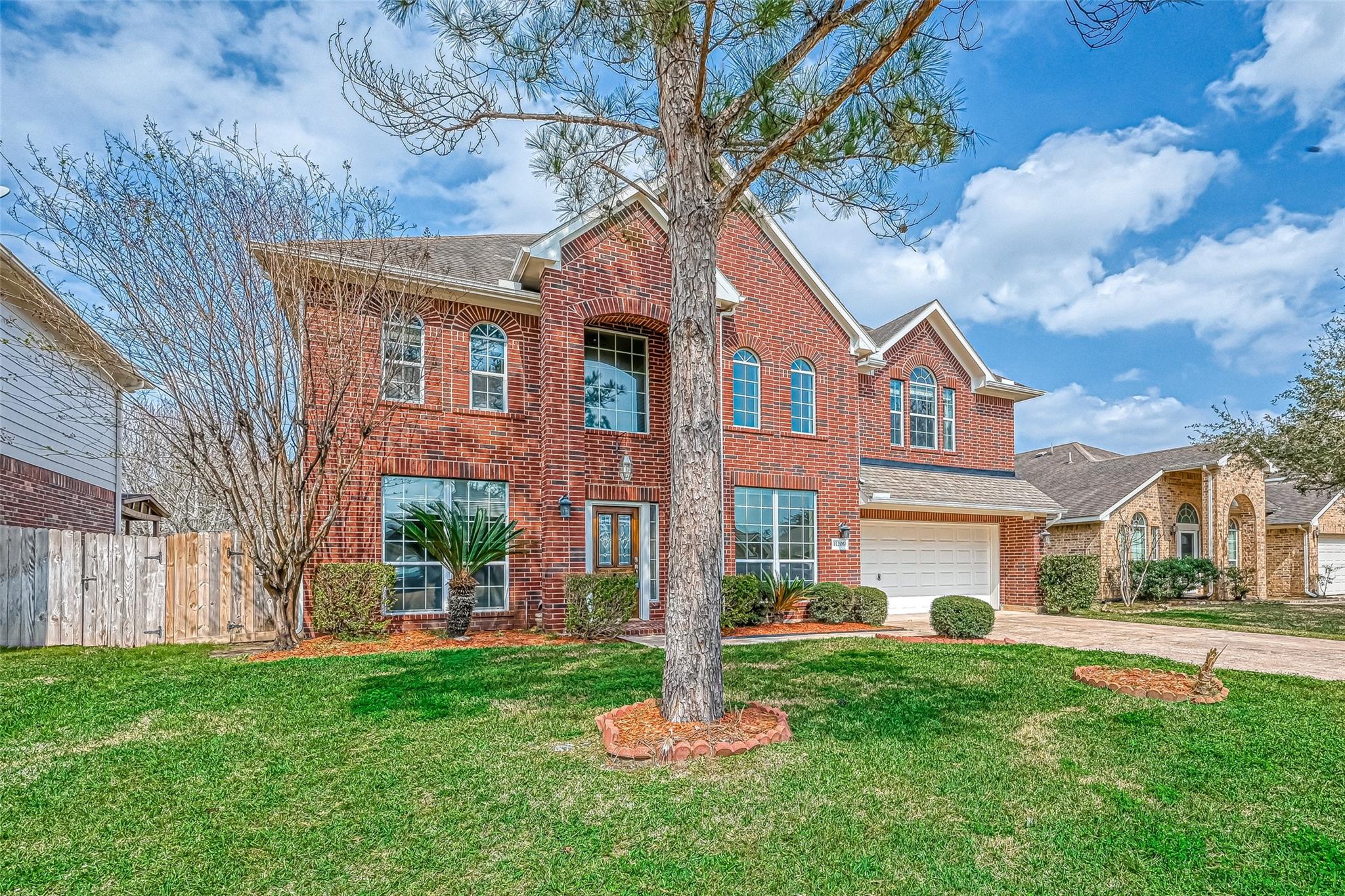 11205 Sunlit Bay Drive