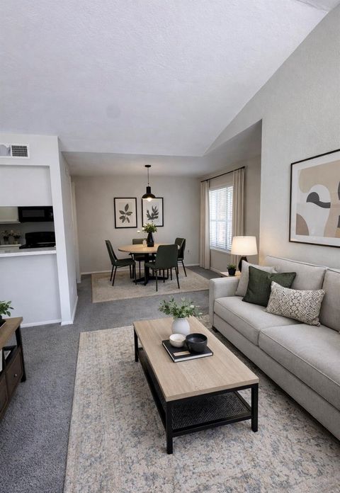 Photo of 2025 Augusta Drive #804, Houston, TX 77057 (MLS # 83192396)