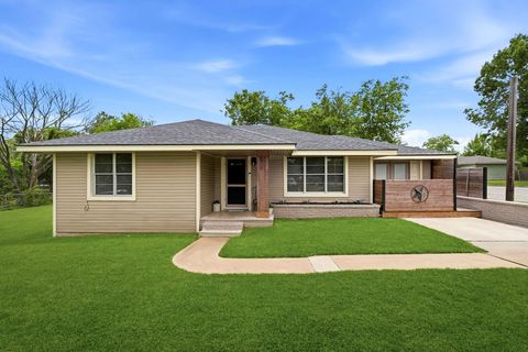 Photo of 107 Sayles Street, Brenham, TX 77833 (MLS # 52851024)