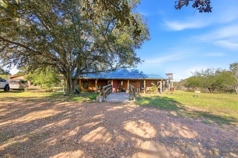 Apartment For Sale - 6347 Old Goliad Rd Road<br/> Goliad County, Goliad, TX 77963