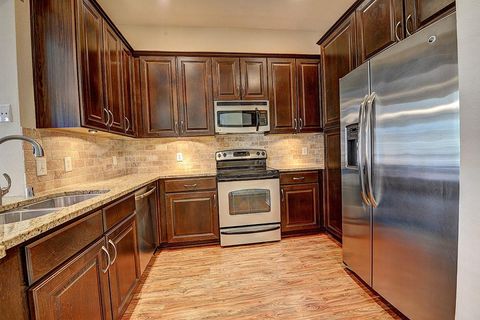 Photo of 1901 Post Oak Park Drive #1303, Houston, TX 77027 (MLS # 53046987)